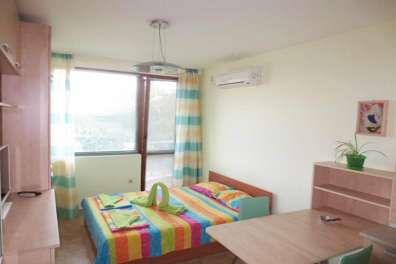 Fantasy Apartments Varna Exterior photo